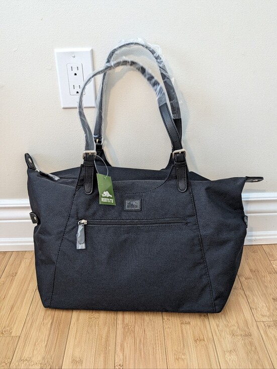 Roots Handbags - Roots Black Tote NWT